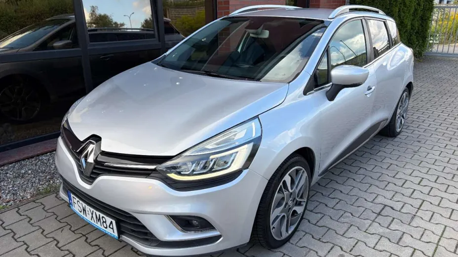 RENAULT Clio -