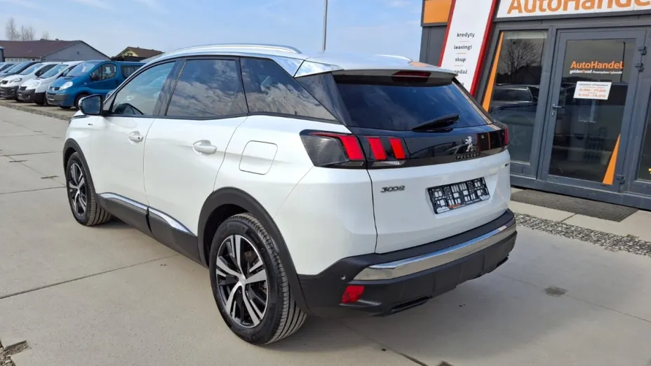 PEUGEOT 3008 -