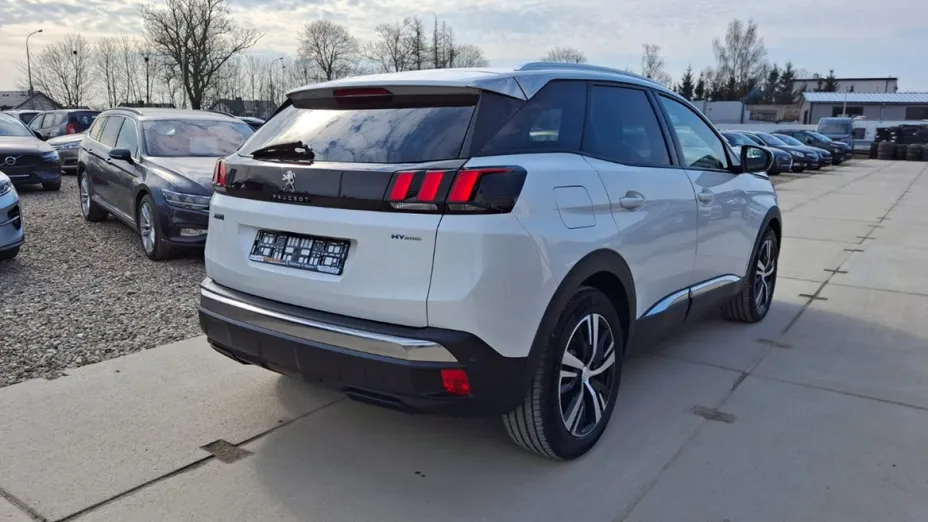 PEUGEOT 3008 -