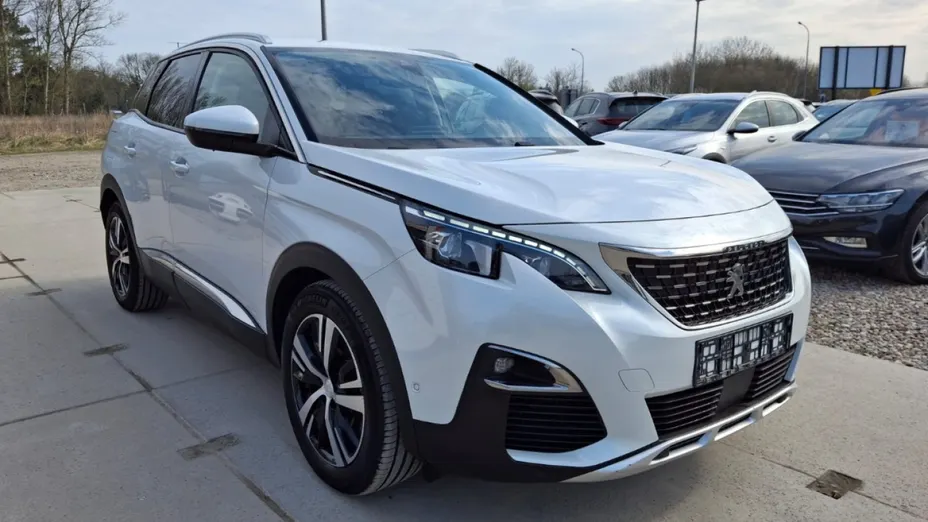 PEUGEOT 3008 -