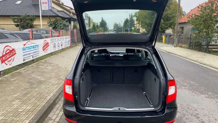 SKODA Superb -