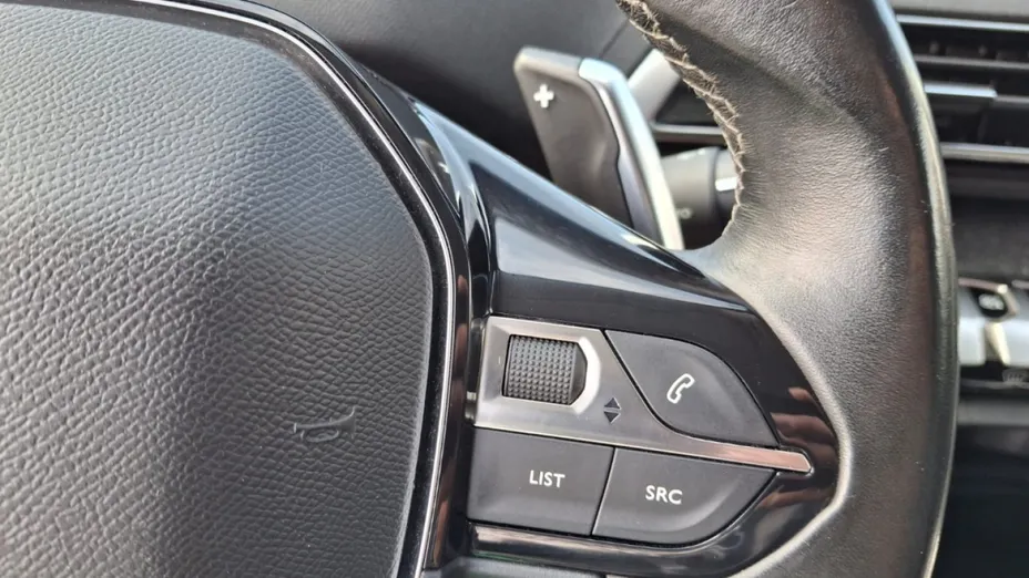 PEUGEOT 3008 -