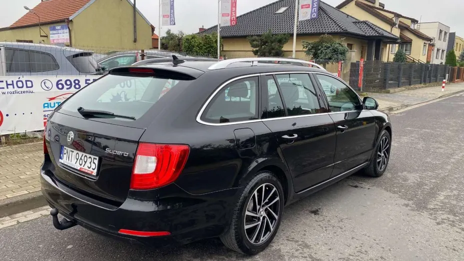 SKODA Superb -