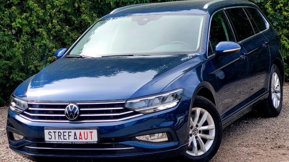 VOLKSWAGEN Passat -