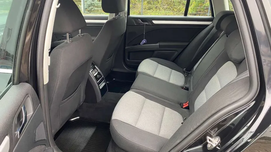 SKODA Superb -