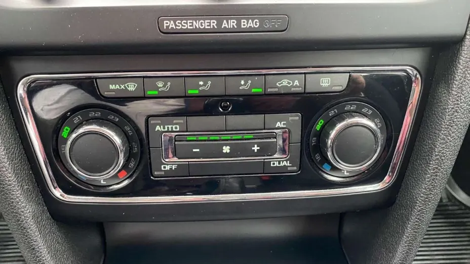SKODA Superb -