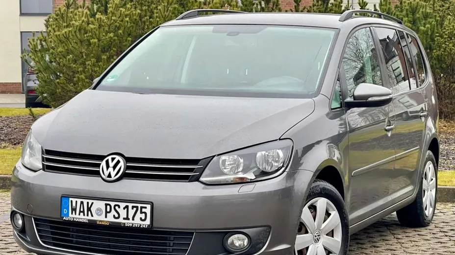 VOLKSWAGEN Touran -