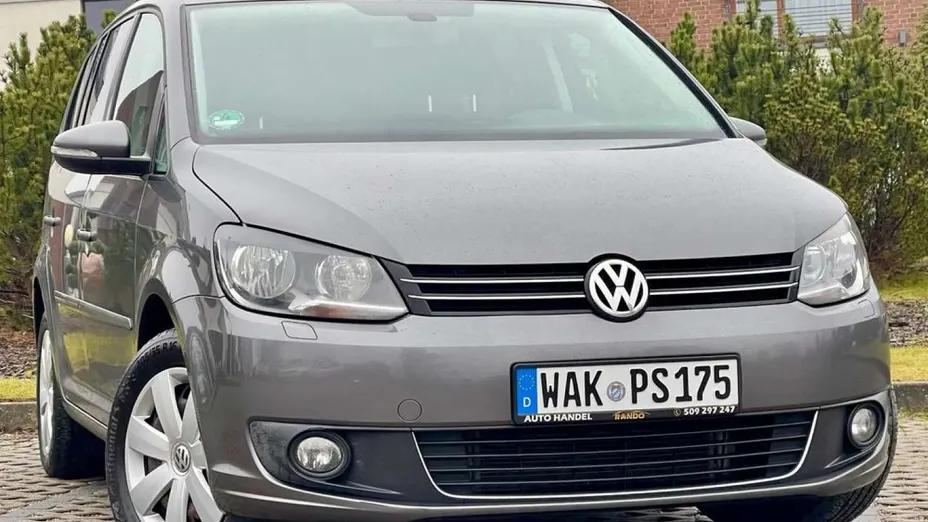 VOLKSWAGEN Touran -