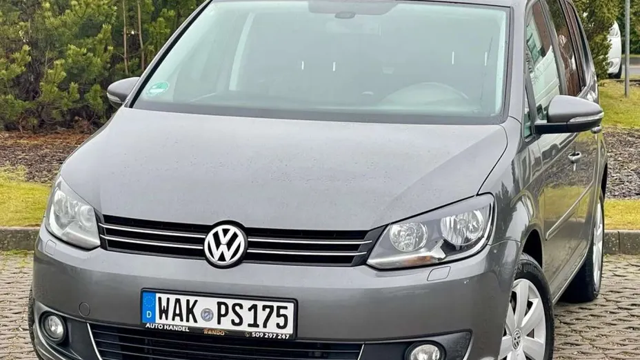 VOLKSWAGEN Touran -