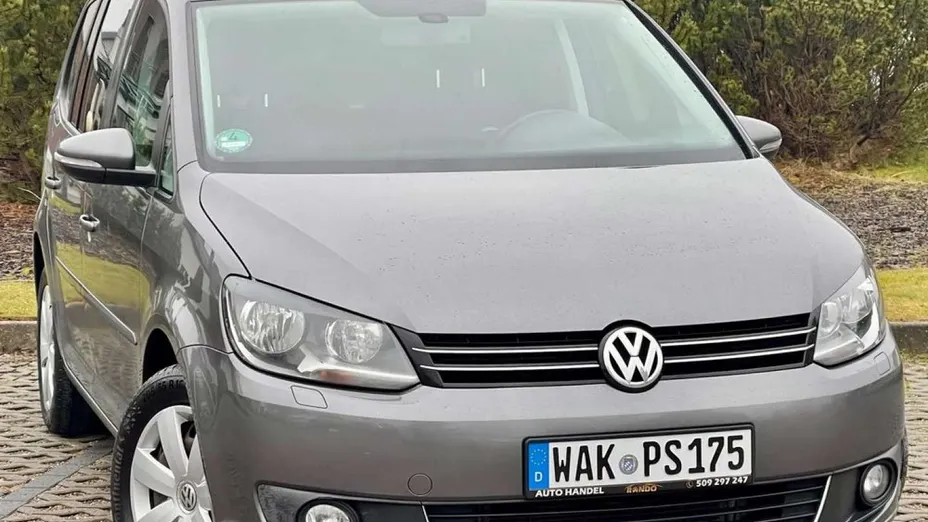 VOLKSWAGEN Touran -