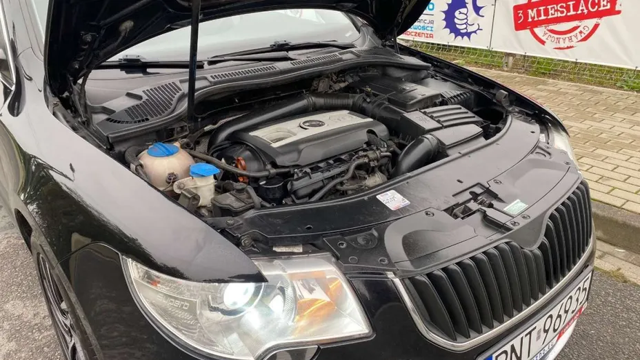 SKODA Superb -