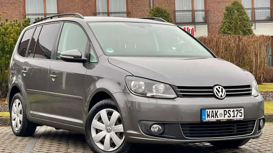 VOLKSWAGEN Touran -