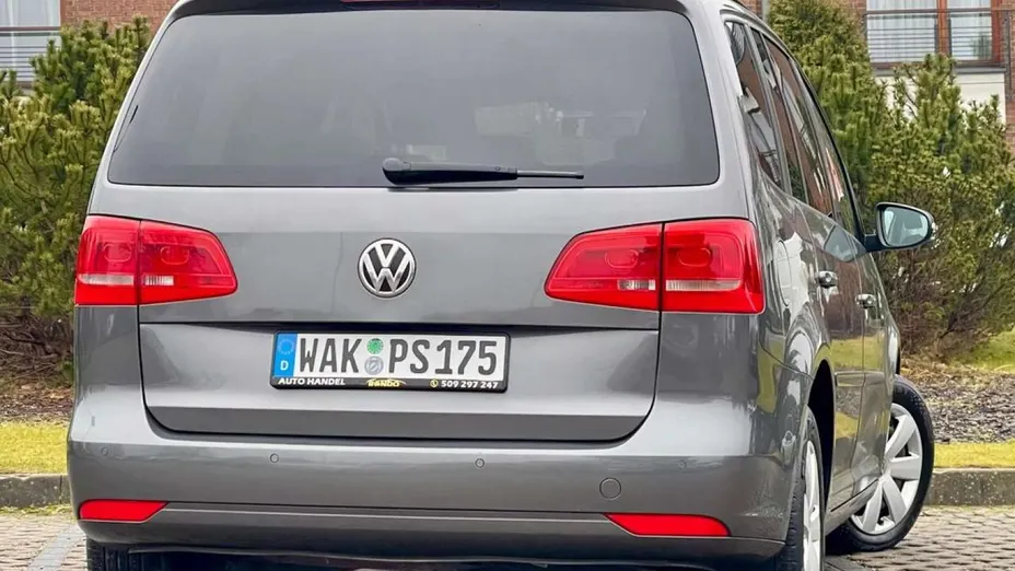 VOLKSWAGEN Touran -