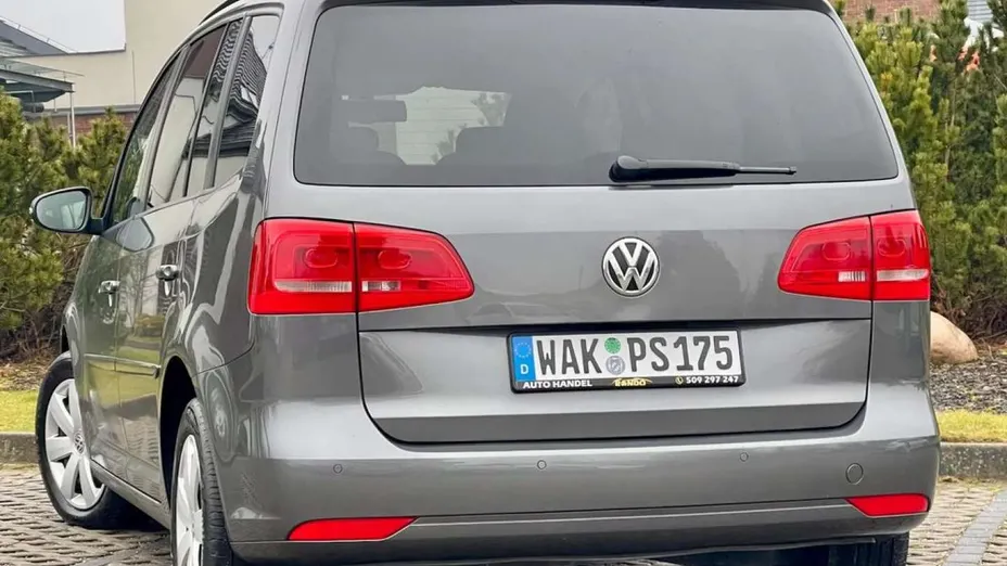 VOLKSWAGEN Touran -