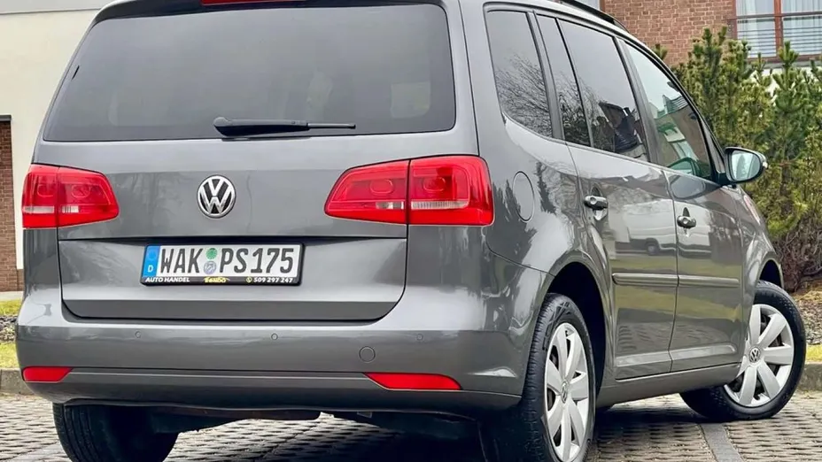 VOLKSWAGEN Touran -