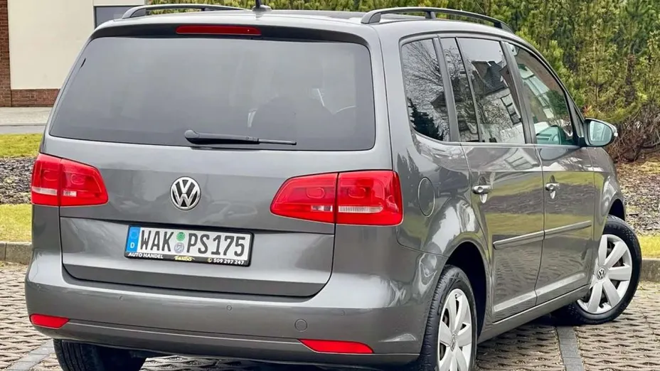 VOLKSWAGEN Touran -