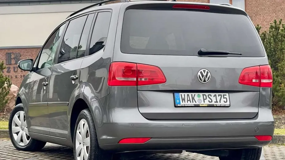 VOLKSWAGEN Touran -