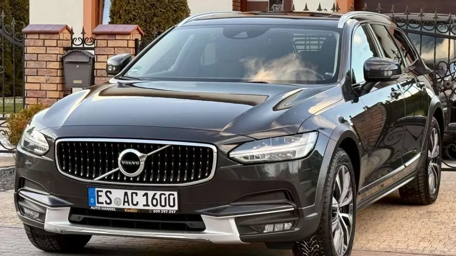 VOLVO V90 -