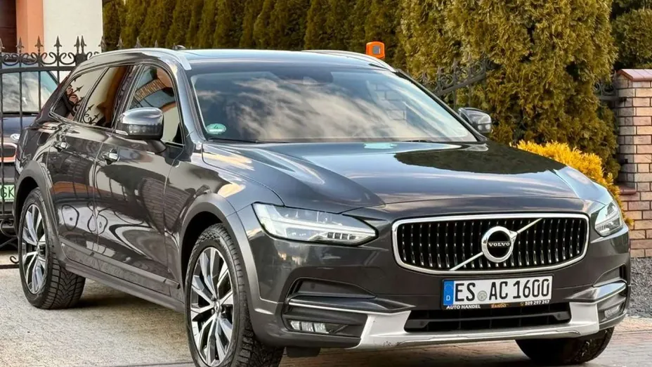 VOLVO V90 -