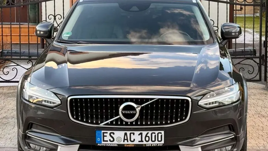 VOLVO V90 -