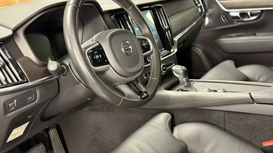 VOLVO V90 -