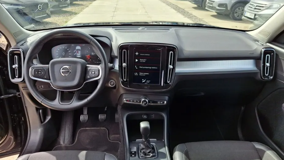 VOLVO XC40 -