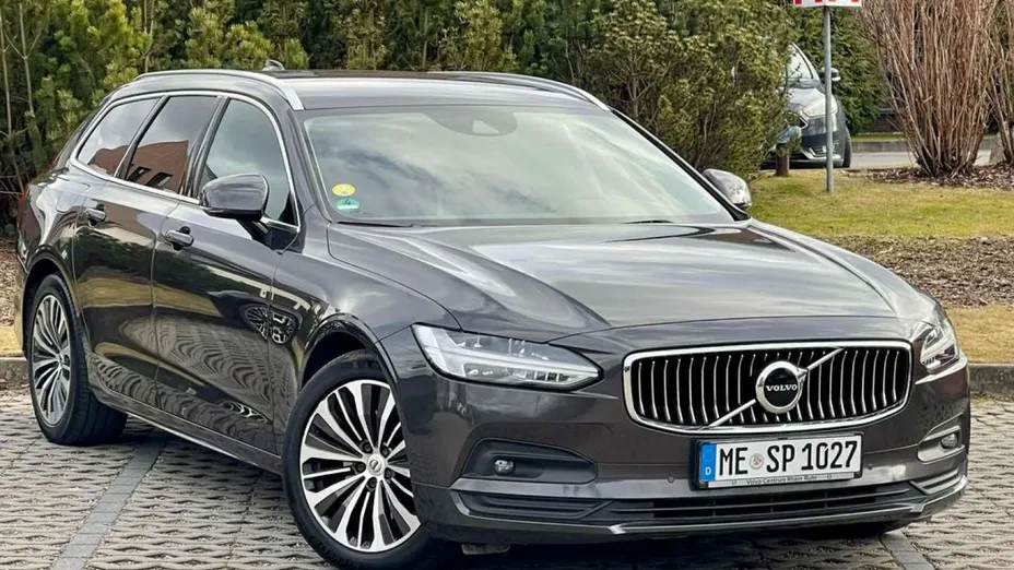 VOLVO V90 -