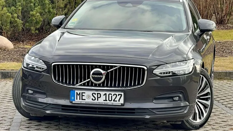 VOLVO V90 -
