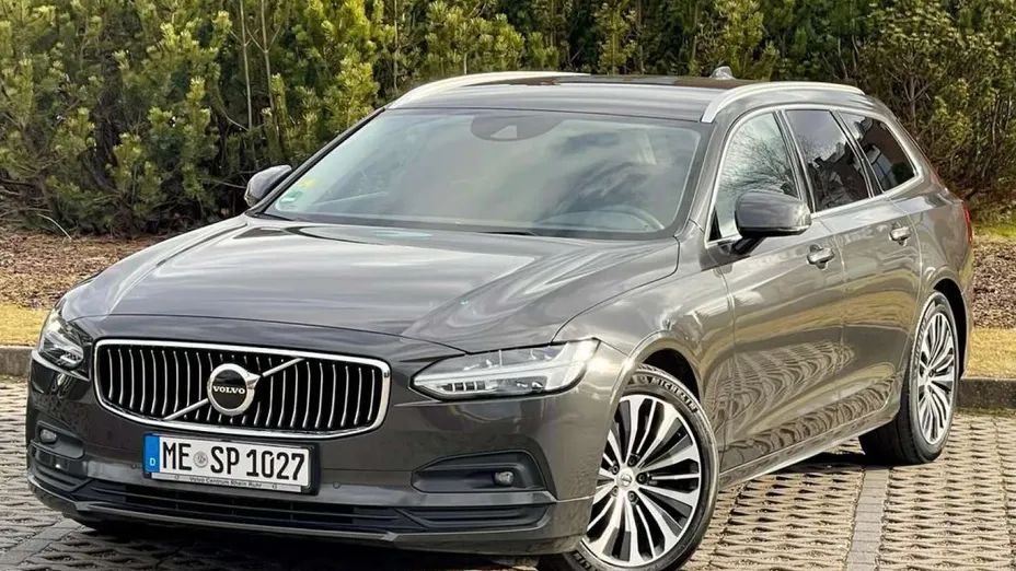 VOLVO V90 -