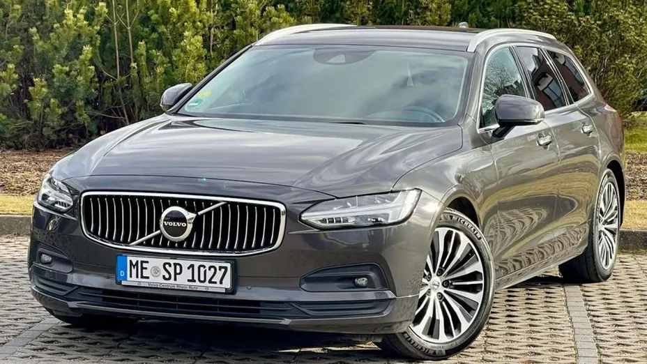 VOLVO V90 -