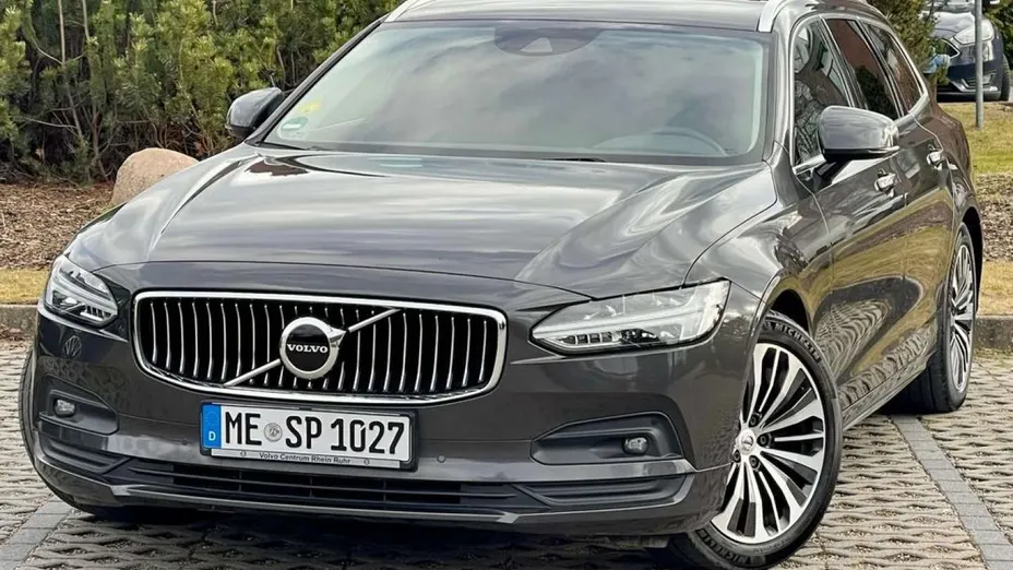 VOLVO V90 -