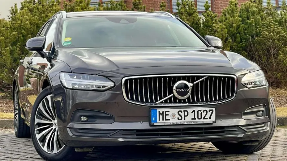 VOLVO V90 -