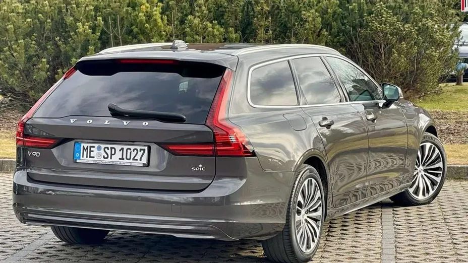 VOLVO V90 -