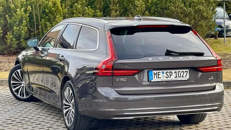 VOLVO V90 -