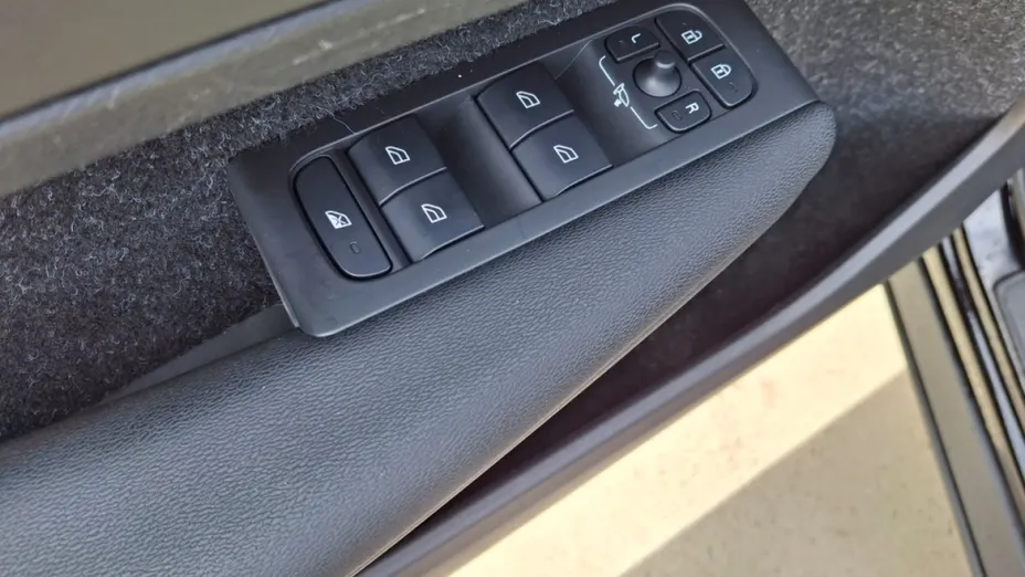 VOLVO XC40 -