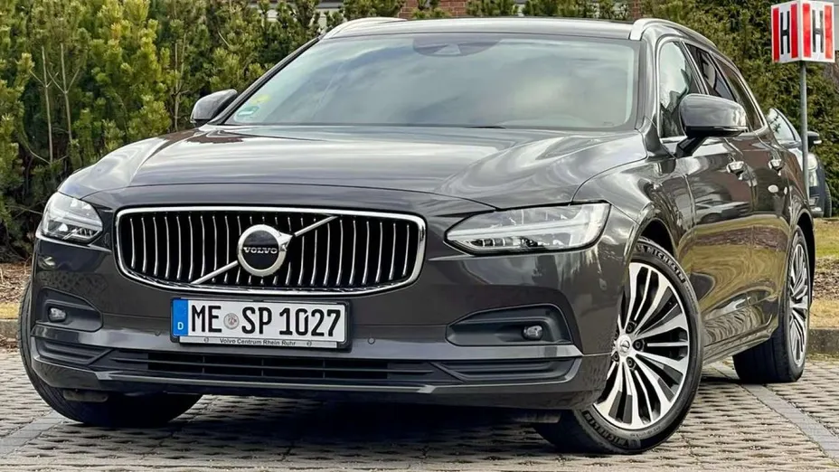VOLVO V90 -