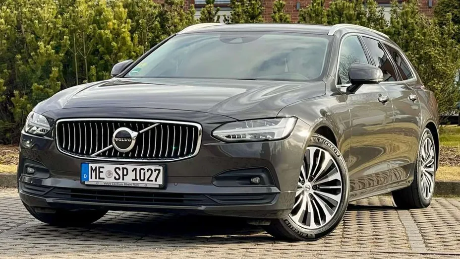 VOLVO V90 -