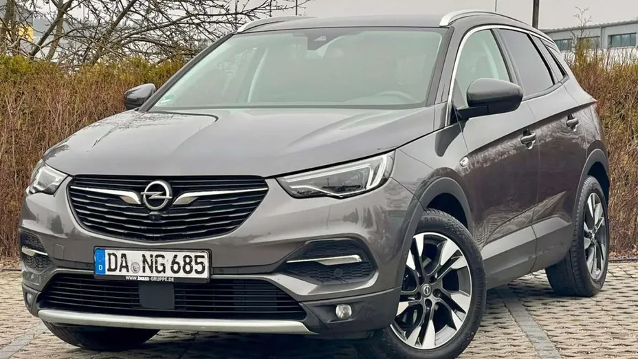 OPEL Grandland X -