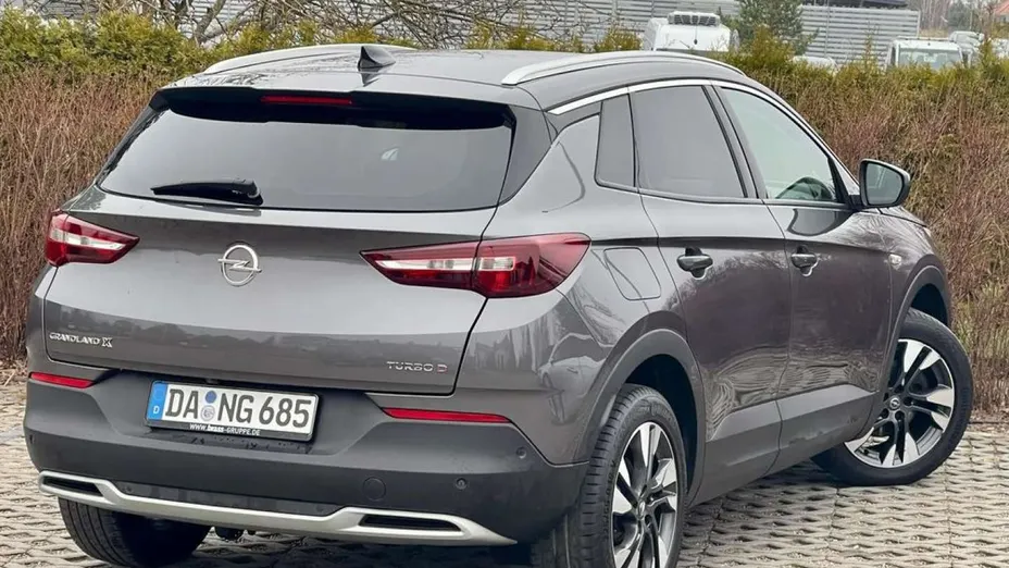 OPEL Grandland X -