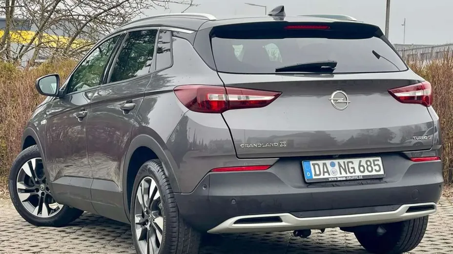 OPEL Grandland X -
