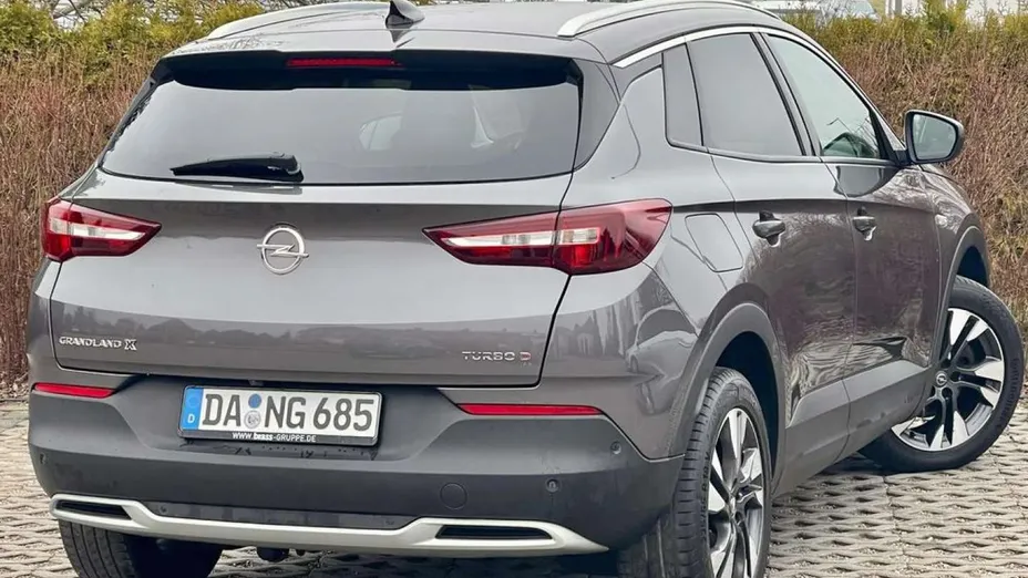 OPEL Grandland X -