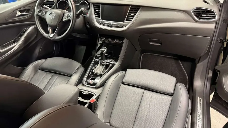 OPEL Grandland X -