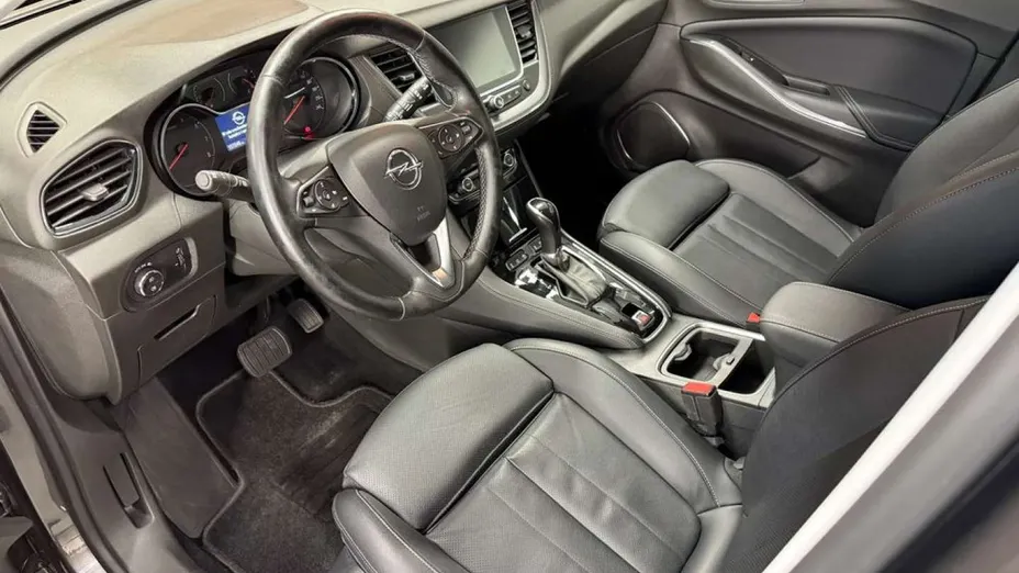 OPEL Grandland X -