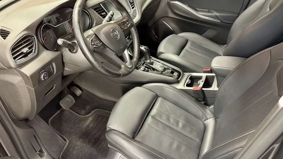 OPEL Grandland X -