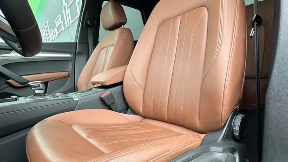 AUDI Q5 -