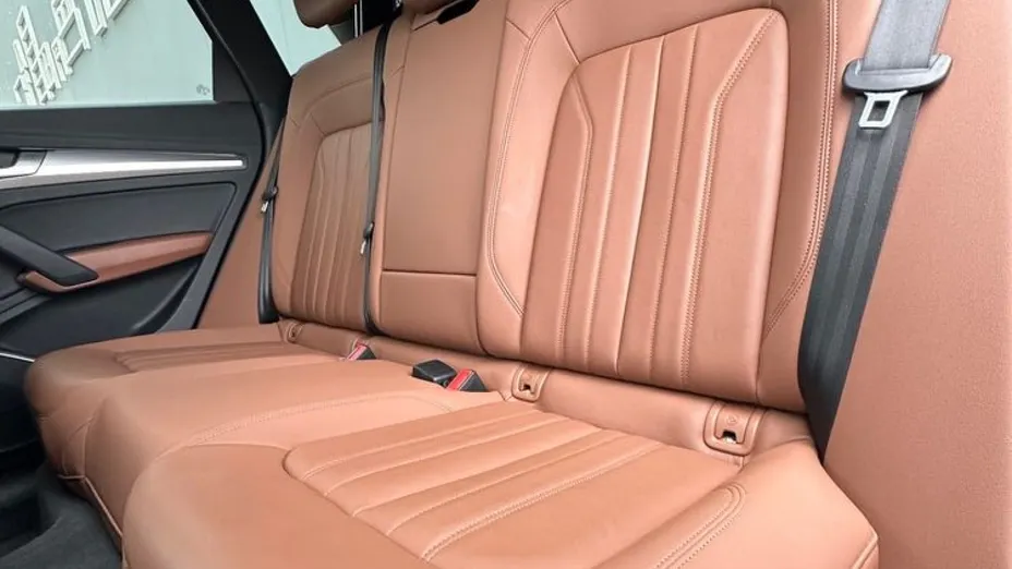 AUDI Q5 -