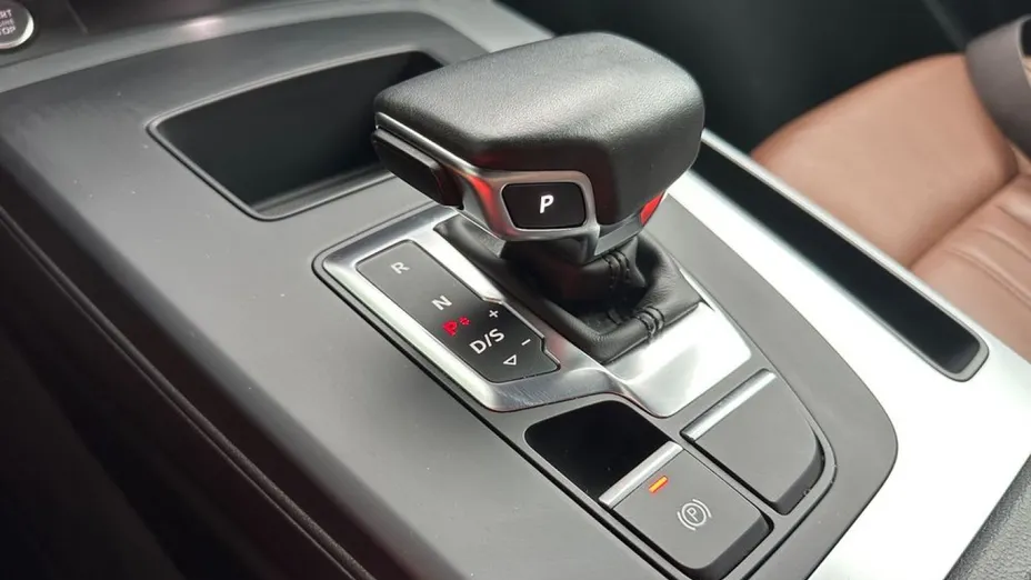 AUDI Q5 -