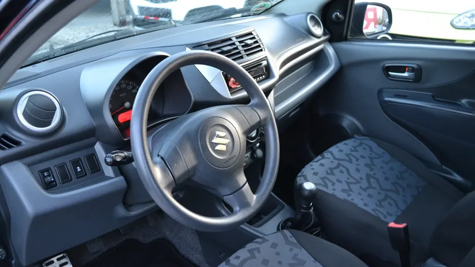 SUZUKI Alto -
