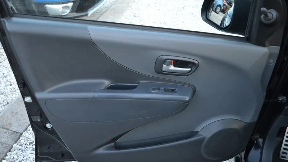 SUZUKI Alto -