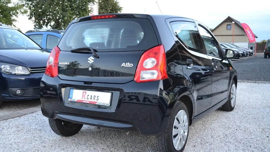 SUZUKI Alto -
